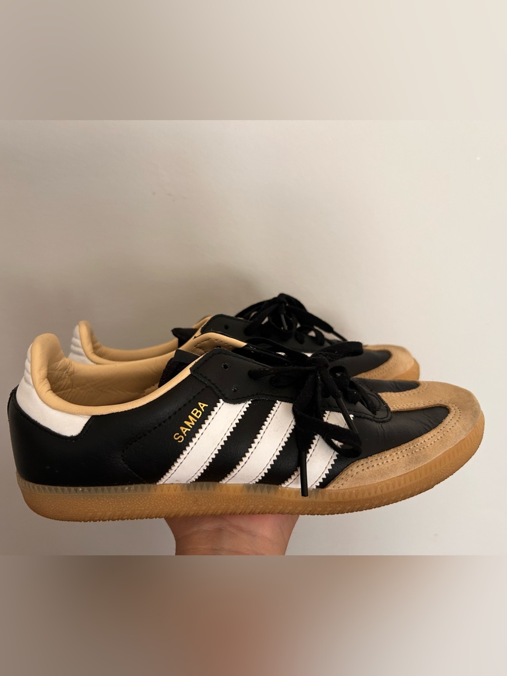 Adidas men's Samba OG
Sneakers Core Black/Cloud
White/Gum Size 7